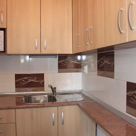 Megi Созополь